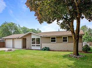 2494 Pecan St, Green Bay, WI 54311
