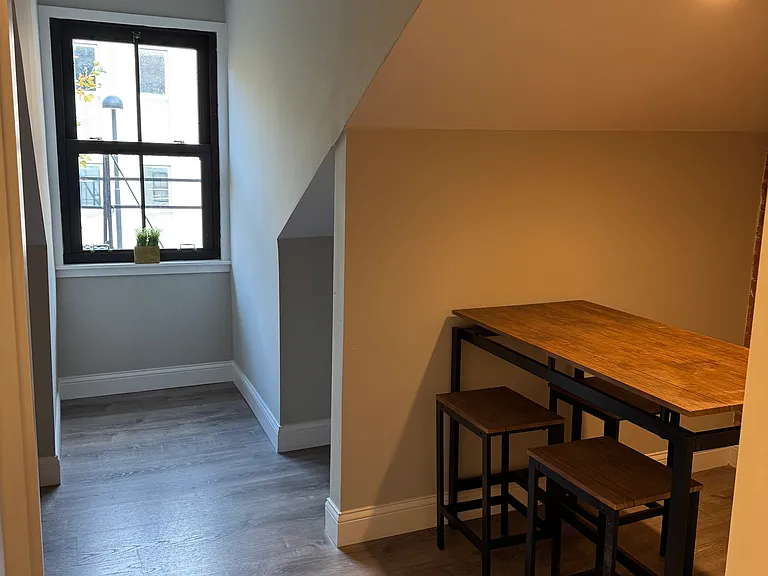627 Main St #3 — Photo 14