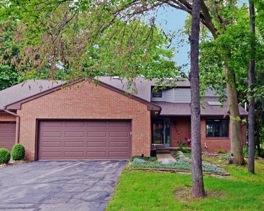 2364 Emerald Forest Cir, East Lansing, MI, 48823