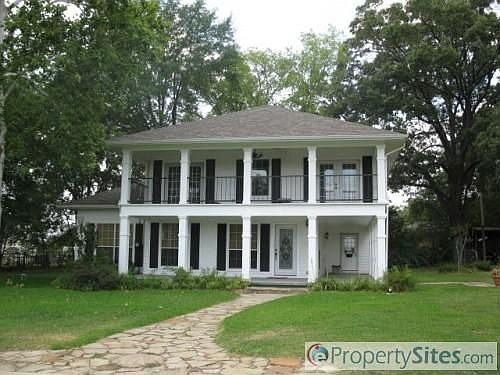 1st image of 107 N Lee Dr