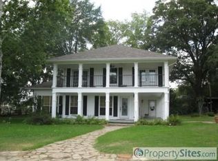 107 N Lee Dr, Gladewater, TX 75647