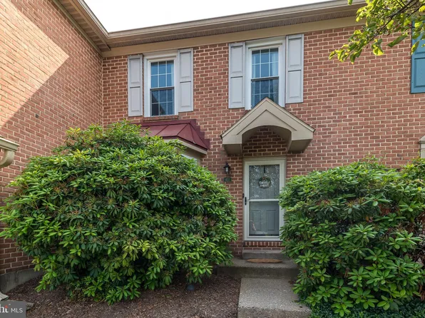 451 Oakmont Ct, Harleysville, PA 19438