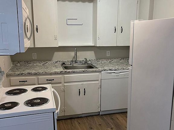 4th image of 3 Fredonia Ave #3