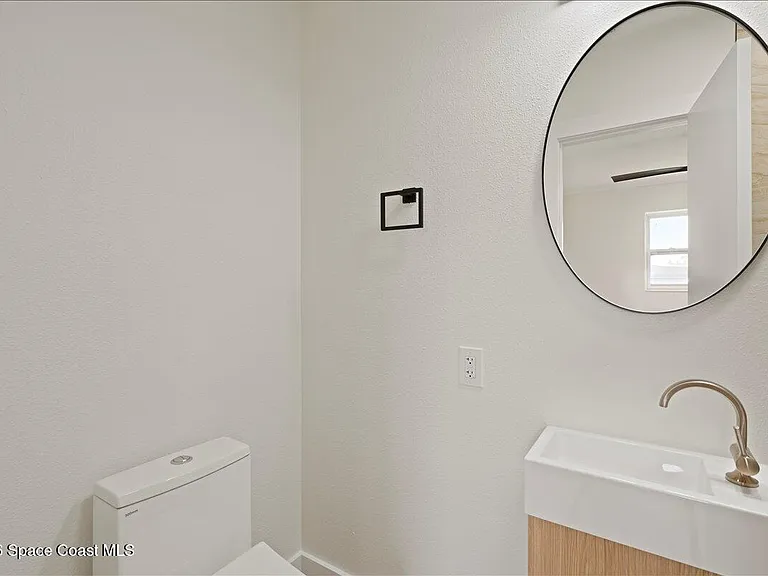 301 W Rutgers St — Photo 18