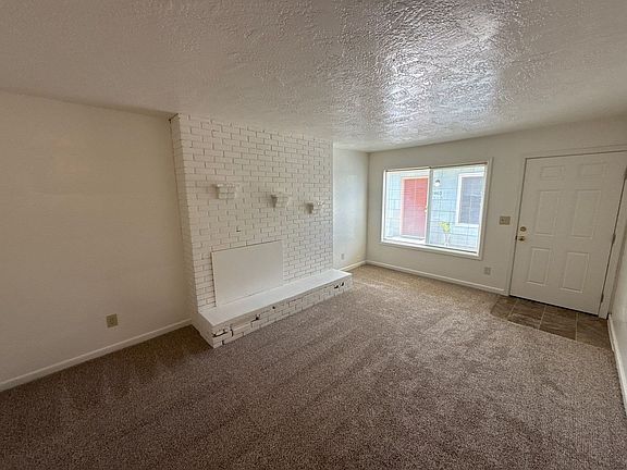 2nd image of 2475 Lee St SE