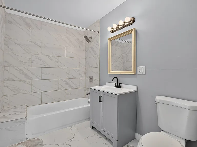 255 Kennedy Blvd — Photo 12