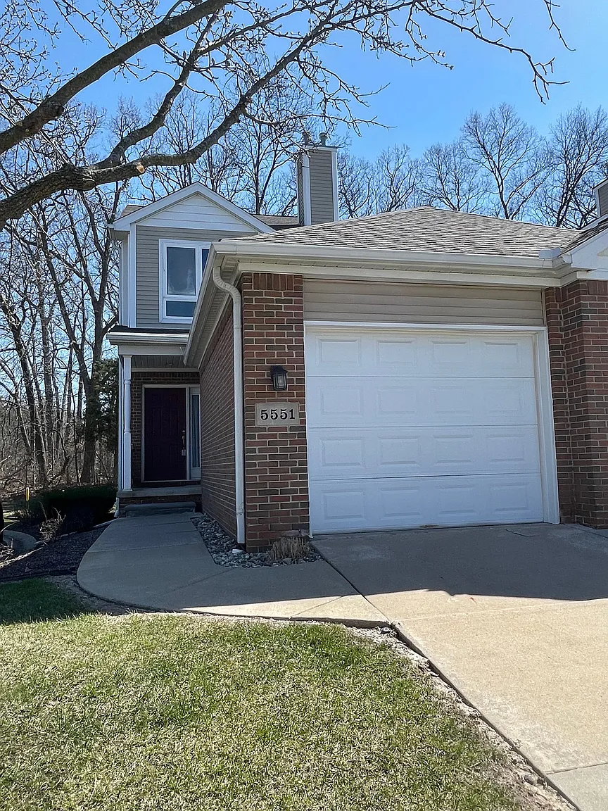 5551 Woodruff Shore Dr photo 1