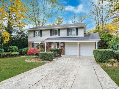 28 Glacier Drive, Smithtown, NY, 11787