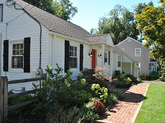 view of front from north