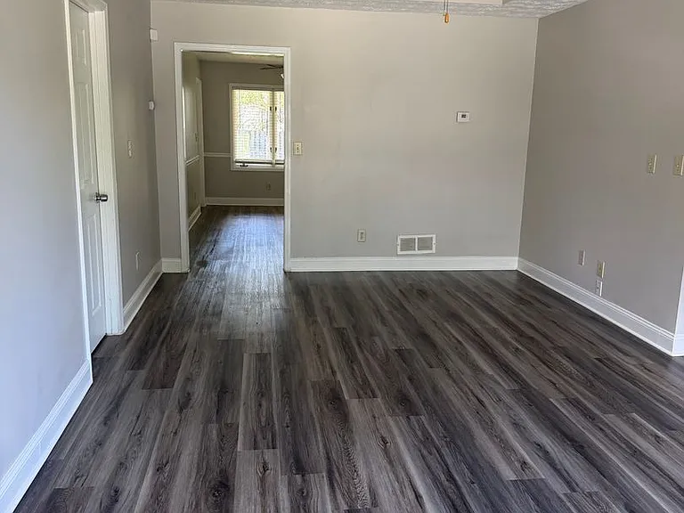 2107 Fairway Ct SE — Photo 2