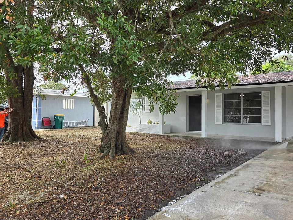 1st image of 768 Clarke Ave