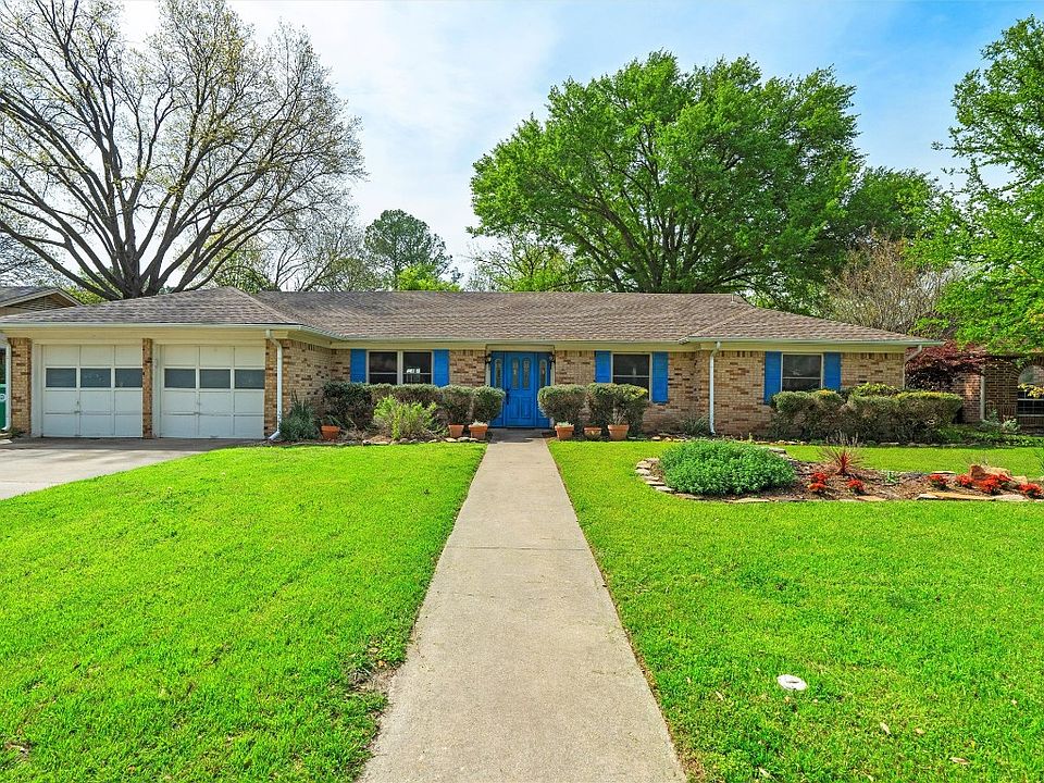 1st image of 2712 Emerson Ln