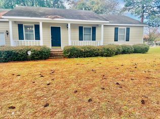 6563 Bailey Lake Rd, Fayetteville, NC 28304