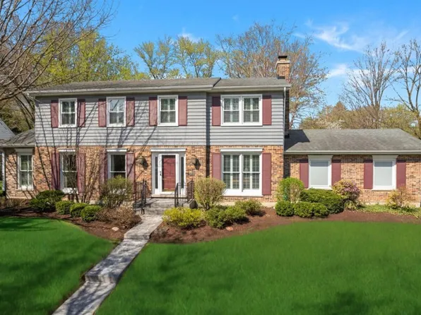 190 Lowell Ave, Glen Ellyn, IL 60137