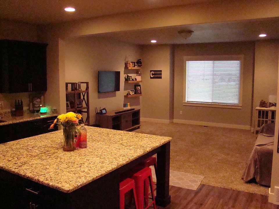kitchen/living room