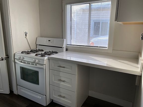 5th image of 923 W Genesee Ave