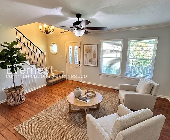 110 Beechbrook Ct — Photo 2