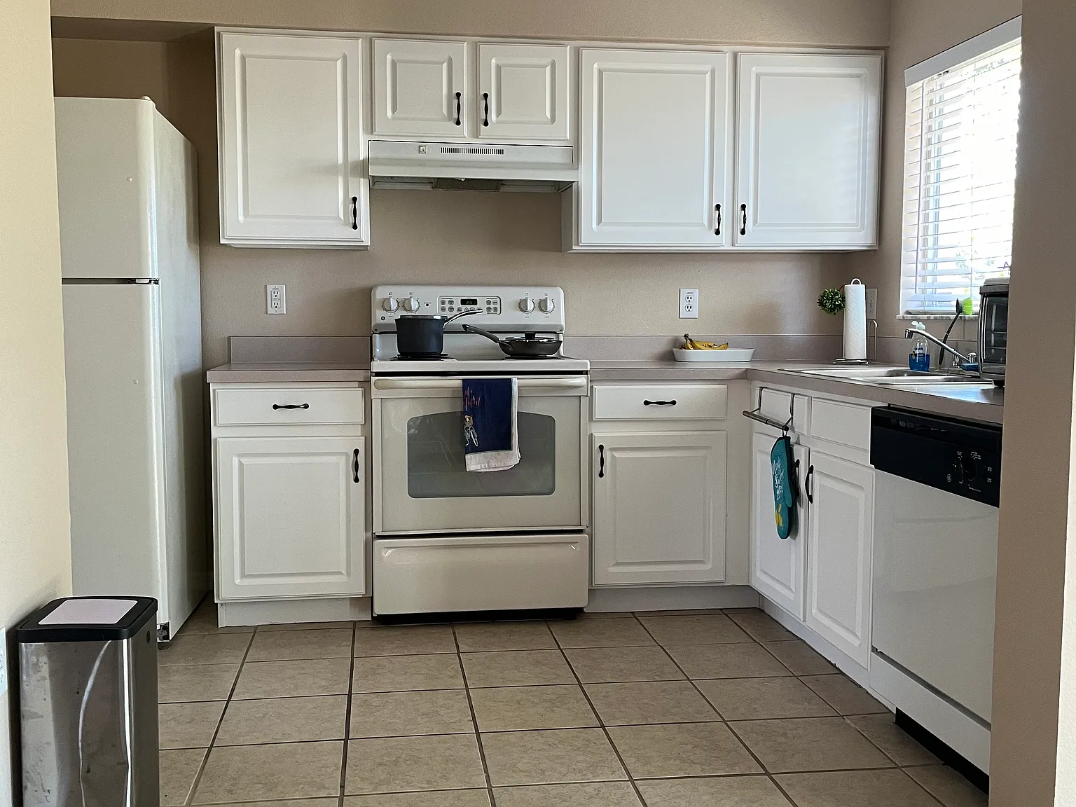 3 bed, 1198 sqft, $2,500 — Photo 4