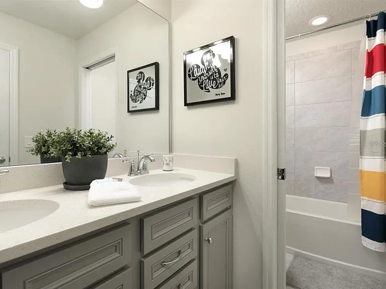 8831 Geneve Ct — Photo 33