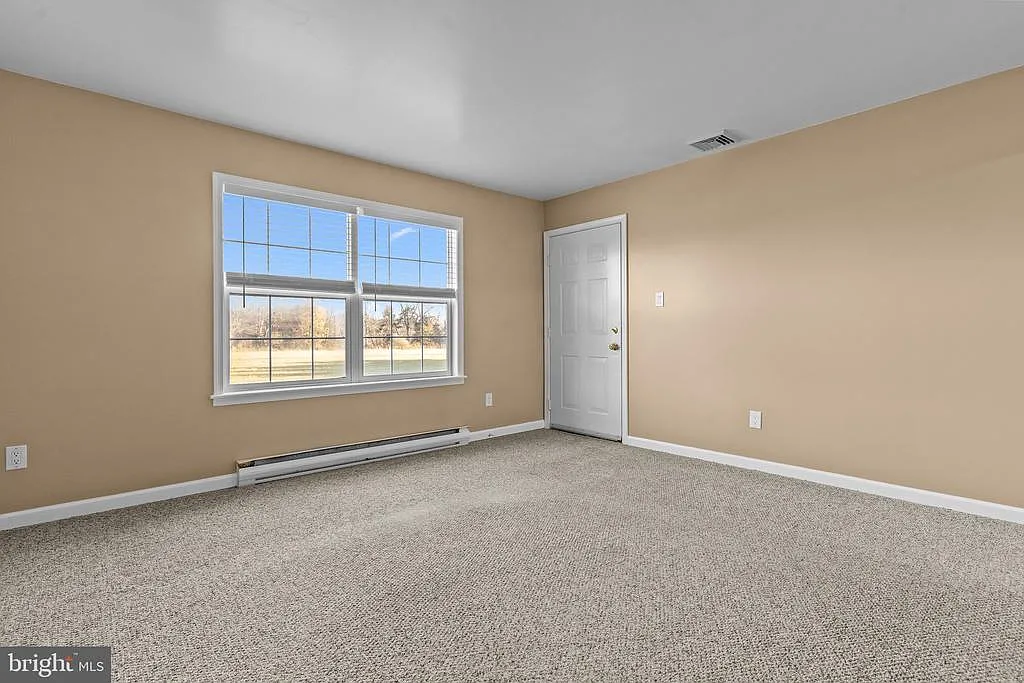 2 bed, 1.0 bath, 750 sqft, $1,900 — Photo 3