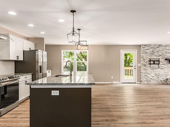 5th image of 6240 Moundview Pl