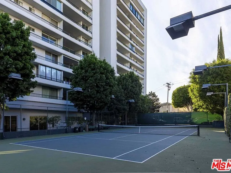 1100 Alta Loma Rd #1404A — Photo 44