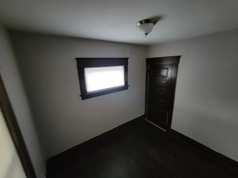 307 N Chestnut St #1 — Photo 5