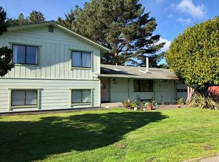 3200 Gray Brook Ln, Hydesville, CA 95547