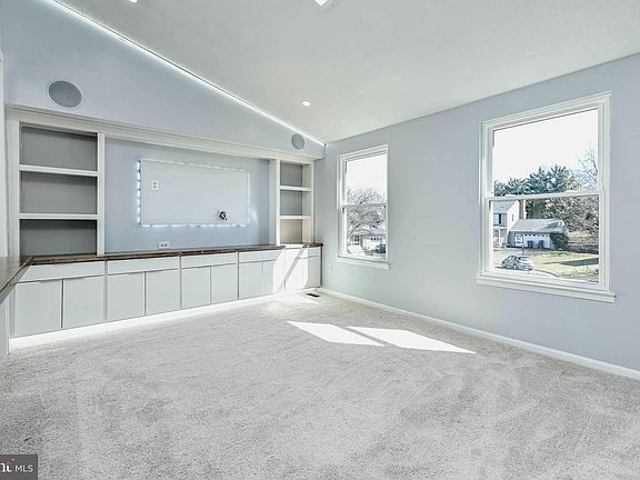 4th image of 211 Amy Ct