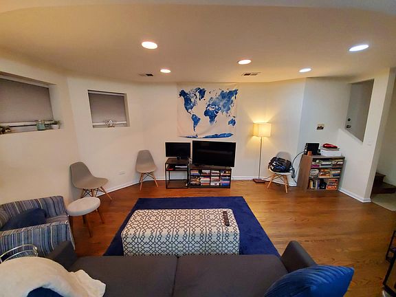 4th image of 3328 N Ashland Ave #G