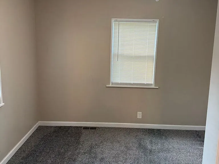 50 Fenwick Dr — Photo 8