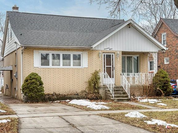 2nd image of 1715 Alexis Rd