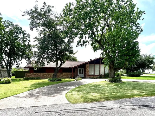 3802 Dolphin Ln, La Porte, TX 77571