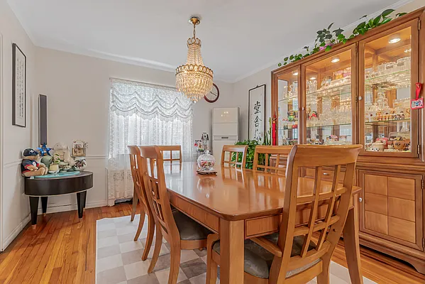 Sold by Prime Realty | media 4