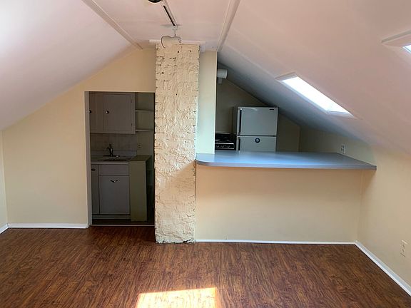 4th image of 504 Fairgrove Ave