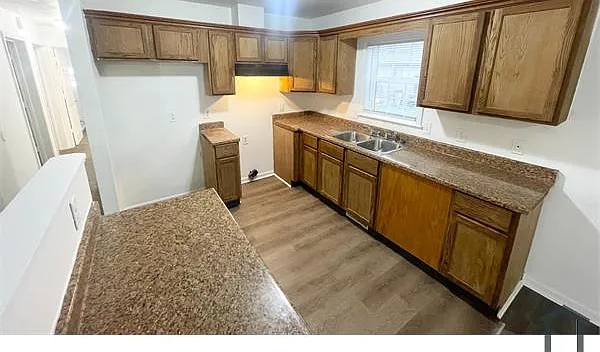 2916 Stuart St — Photo 2