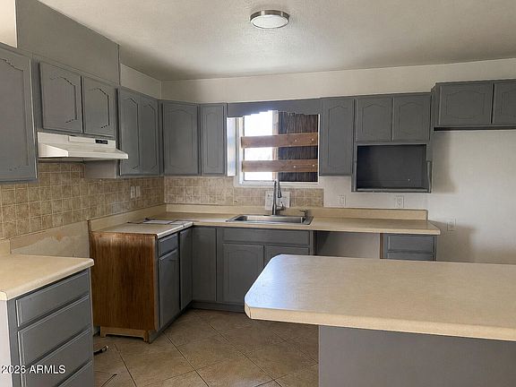 3rd image of 1940 E 13TH Street