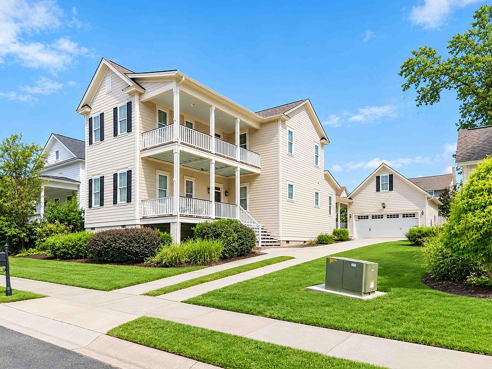 1st image of 90 Ellen Cir