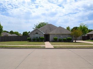 5826 Cynthia Dr, Midlothian, TX 76065