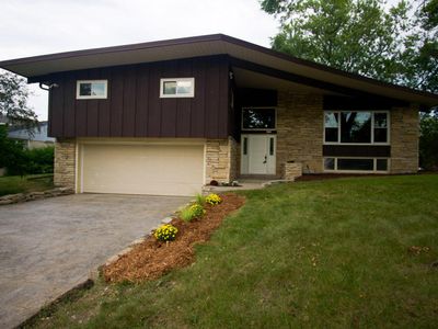 4602 N 107th St, Wauwatosa, WI, 53225