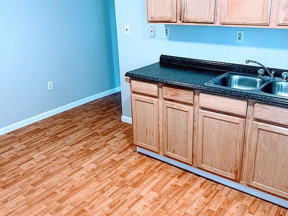 2nd image of 1460 Logan Ave #3