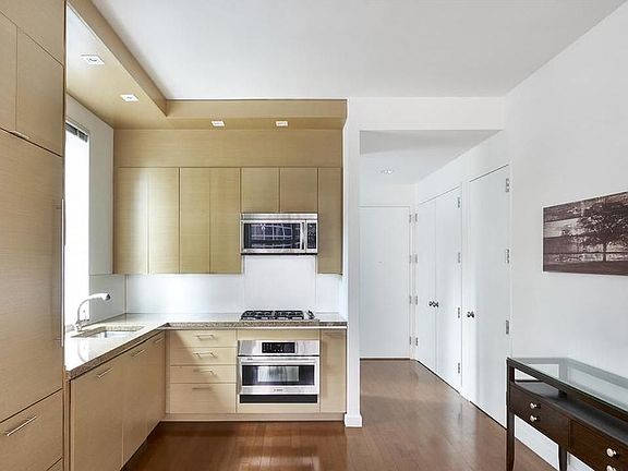 3rd image of 1600 Broadway Penthouse 4B
