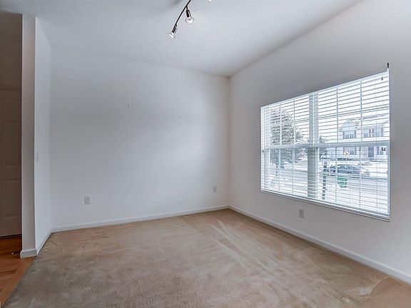 3rd image of 3005 Kant Pl