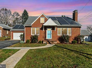 141 E Hillcrest Dr, Carlisle, PA 17013