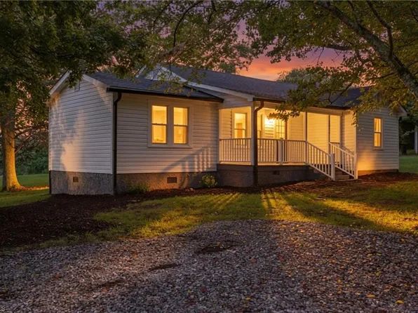 1054 Mulberry Mill Rd, North Wilkesboro, NC 28659