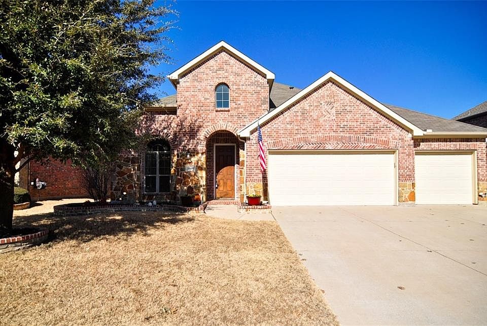 1st image of 2469 Yuma Dr