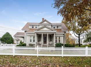 9 Beach Ave, Kennebunk, ME 04043