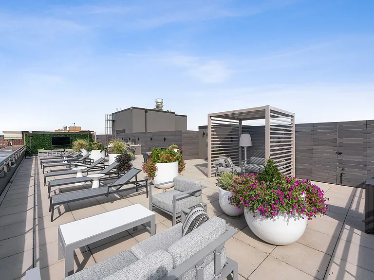 The Hudson Apartments — Photo 8