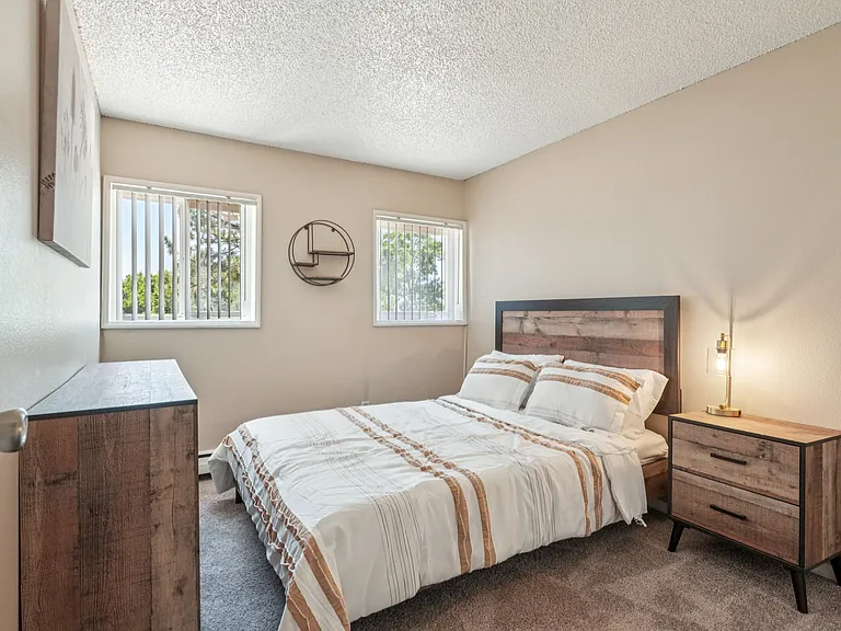 The Montecito Apartments — Photo 9