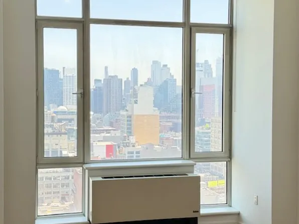 635 West 42nd Street image 4 of 35